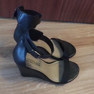 Kenneth Cole  black ankle clasp toe strap wedges